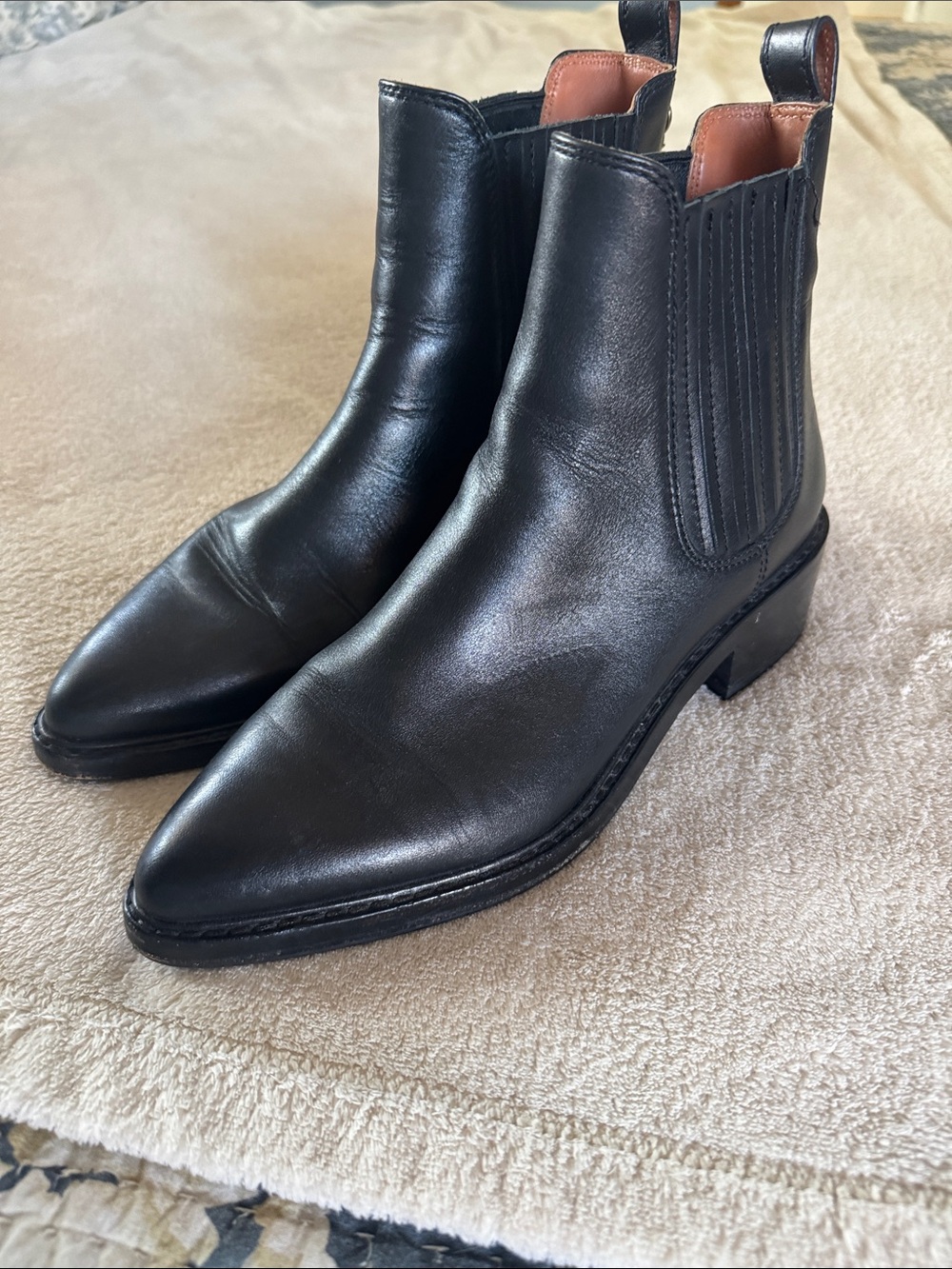 Coach Women's Black Leather Chelsea Ankle Boots. Size 8.